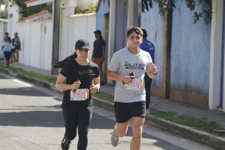 Correr Nos Une – Segunda Edición — Dorsales 053, 052 — Epika