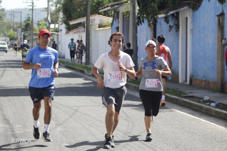 Correr Nos Une – Segunda Edición — Dorsales 505, 049, 071 — Epika