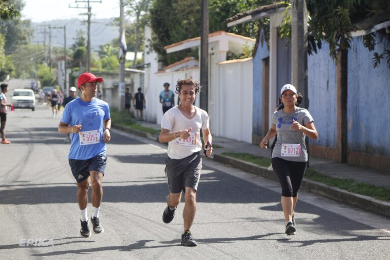 Correr Nos Une – Segunda Edición — Dorsales 505, 071 — Epika