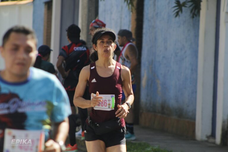 Correr Nos Une – Segunda Edición — Dorsal 586 — Epika